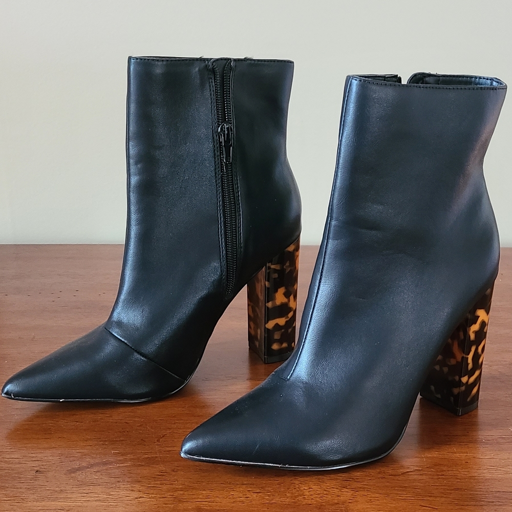 Black Ankle Boots with Cheetah 🐆 print heel